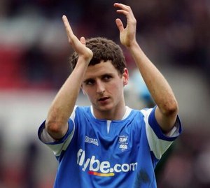 ����� ����