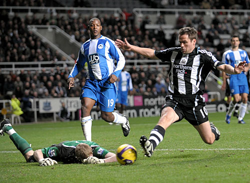 ����� ����