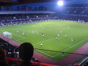 ����� ����