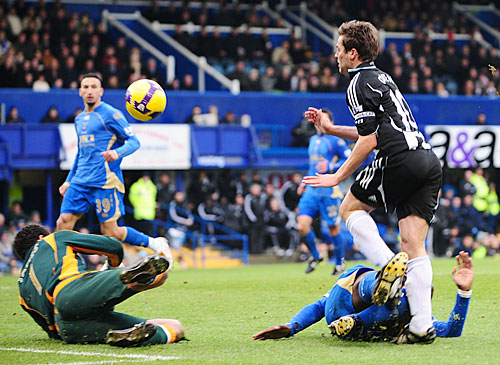 ����� ����