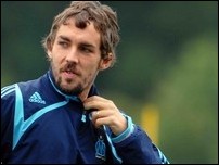 ����� ����