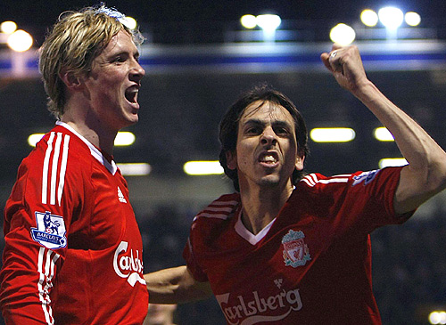 Фернандо Торрес и Йосси Бенаюн Фернандо Торрес и Йосси Бенаюн