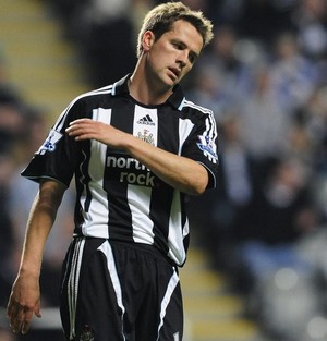 ����� ����