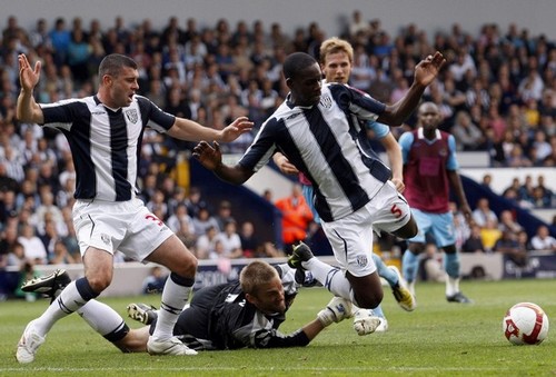 Роберт Грин и игроки Вест Бромвича Роберт Грин и игроки Вест Бромвича