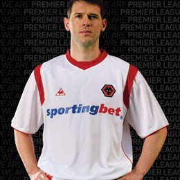 Новая выездная форма Вулверхэмптона Новая выездная форма Вулверхэмптона