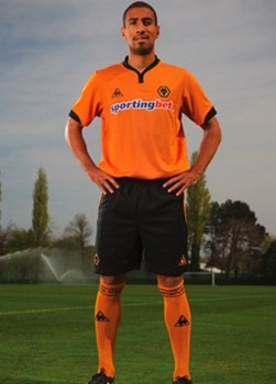 Новая домашняя форма Вулверхэмптона Новая домашняя форма Вулверхэмптона