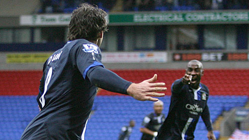 ����� ����