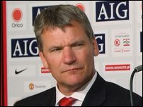 ����� ����