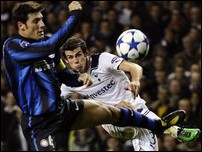 ����� ����