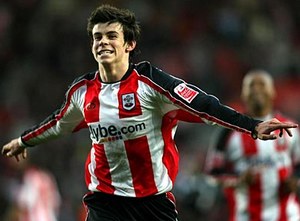 ����� ����