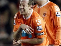 ����� ����