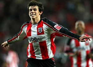 ����� ����