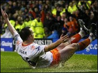 ����� ����