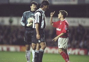 �������