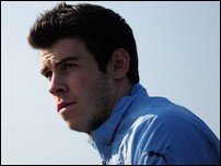 ����� ����