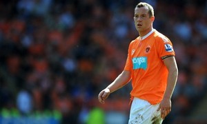 ����� ����