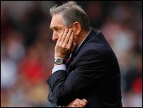 ����� ����