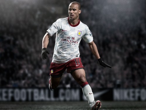 Новая выездная форма Астон Виллы Новая выездная форма Астон Виллы