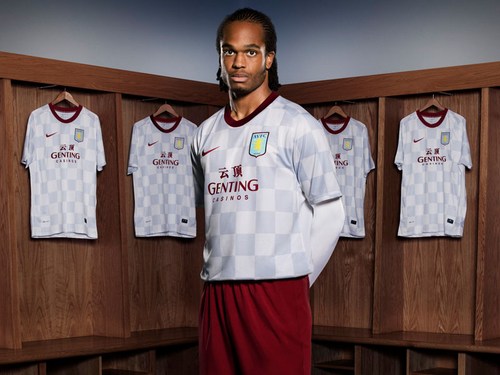 Новая выездная форма Астон Виллы Новая выездная форма Астон Виллы