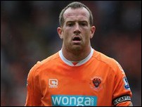 ����� ����