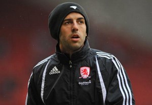 ����� ����