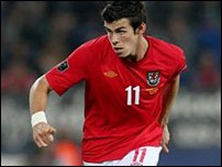 ����� ����