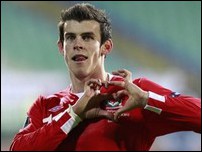 ����� ����