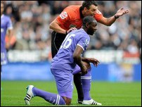 ����� ����