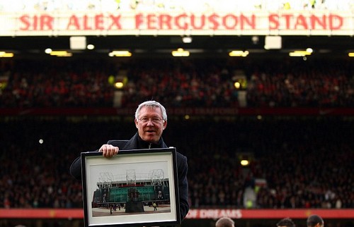 Трибуна имени сэра Алекса Фергюсона Трибуна имени сэра Алекса Фергюсона