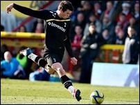 ����� ����