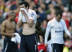 ����� ����