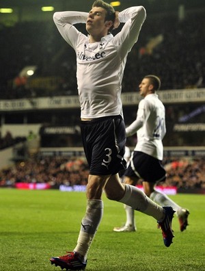 ����� ����