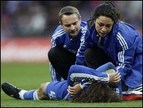 ����� ����