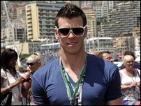 ����� ����