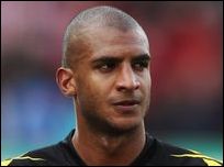 ����� ����