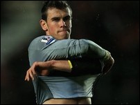 ����� ����