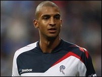 ����� ����