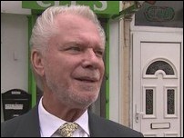 ����� ����