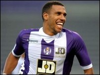 ����� ����