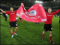 �������