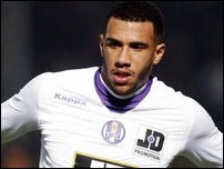 ����� ����