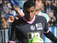 ����� ����