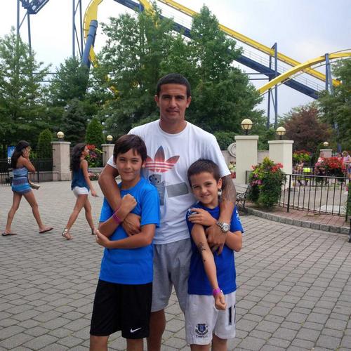 Тим Кэхилл с детьми Тим Кэхилл с детьми