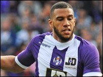 ����� ����