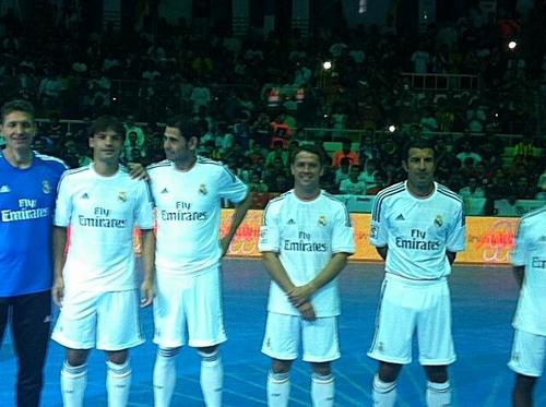 Бодо Илльгнер, Фернандо Морьентес, Фернандо Йерро, Майкл Оуэн и Луиш Фигу Бодо Илльгнер, Фернандо Морьентес, Фернандо Йерро, Майкл Оуэн и Луиш Фигу