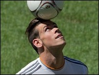 ����� ����