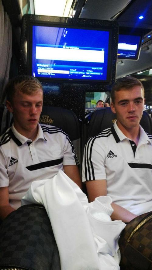 Джеймс Уорд-Проуз и Калум Чемберс Джеймс Уорд-Проуз и Калум Чемберс