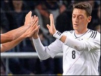 ����� ����