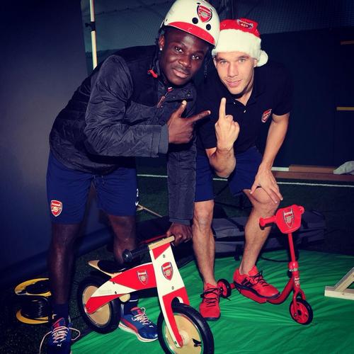 Эммануэль Фримпонг и Лукас Подольски Эммануэль Фримпонг и Лукас Подольски