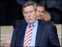 ����� ����